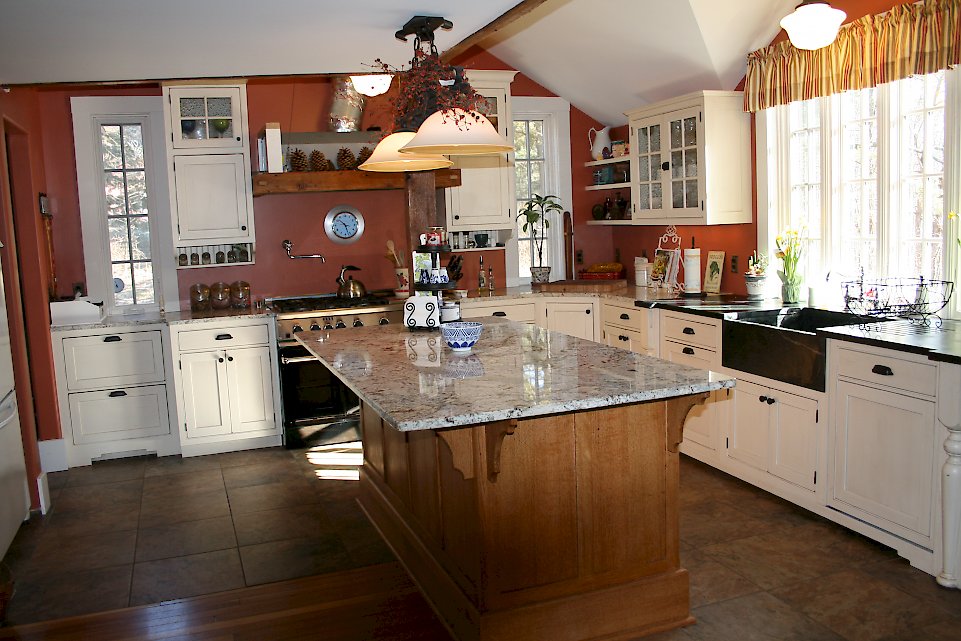 Corner view of the kitchen.