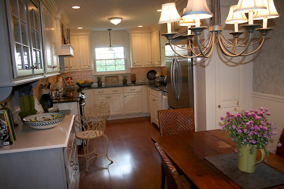 Antique white Brookhaven with a traditional reveal.