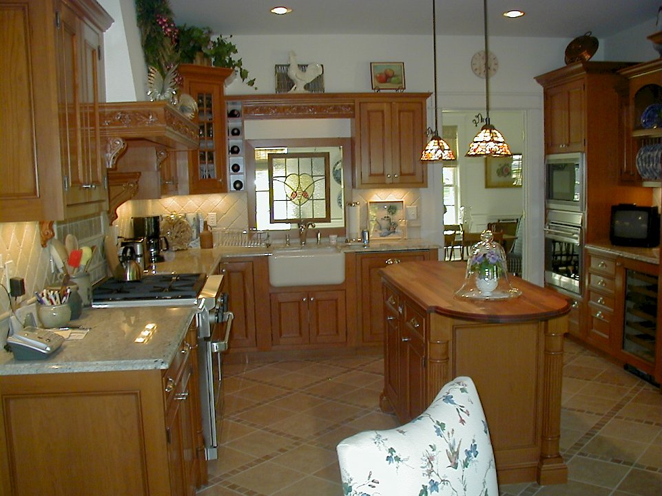 Bianco Romano granite and spekva counter-tops.