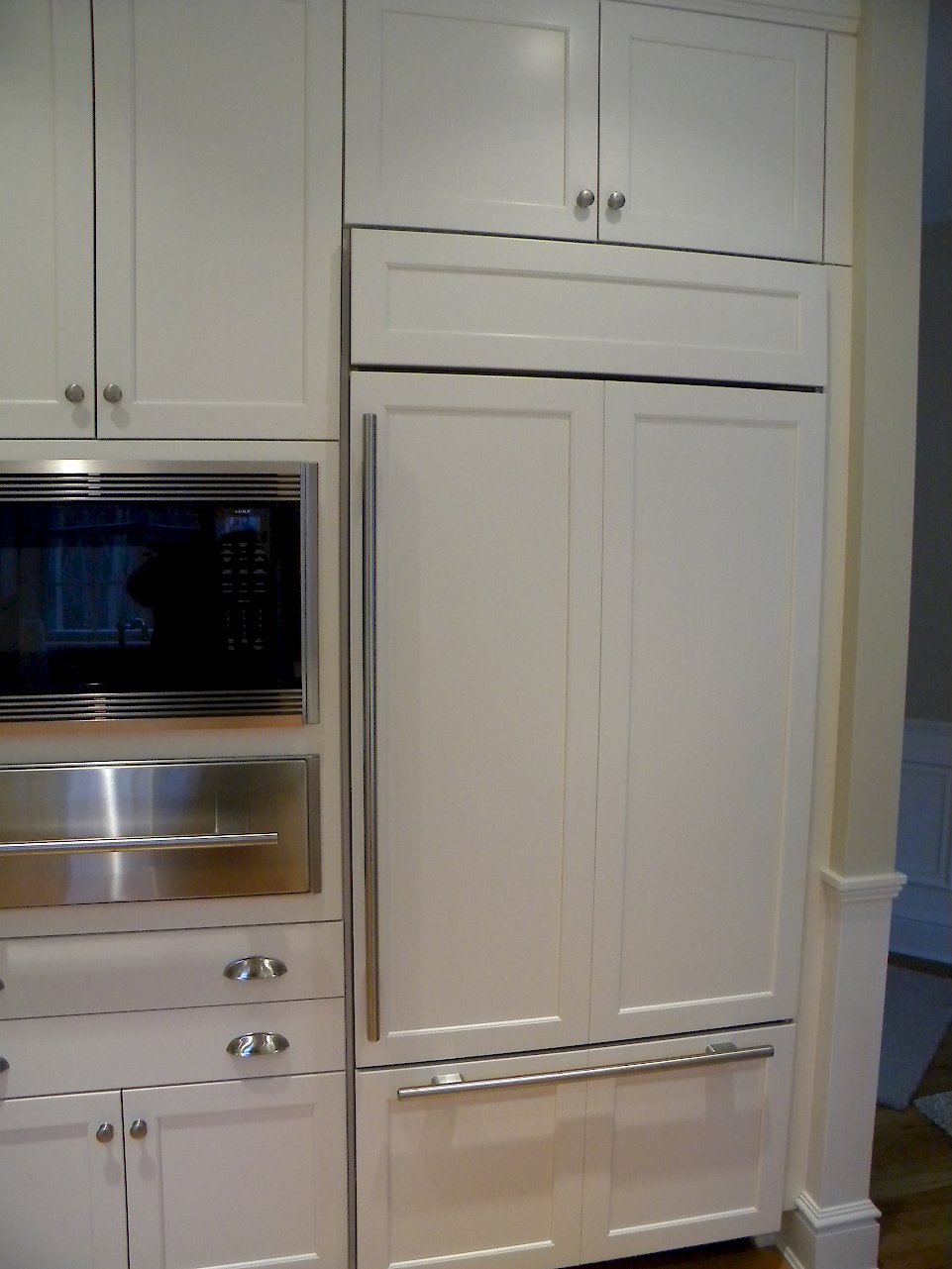 Sub-Zero BI36 U/O built in with a nordic white panel.