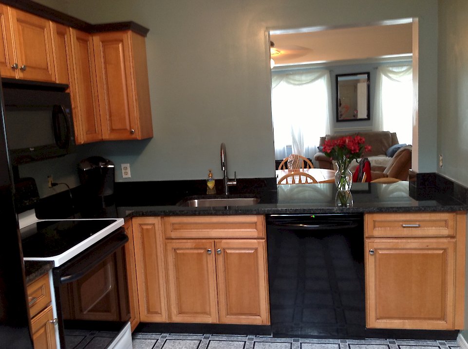 Medallion cabinetry's Hazelnut with Burnished highlights finish.