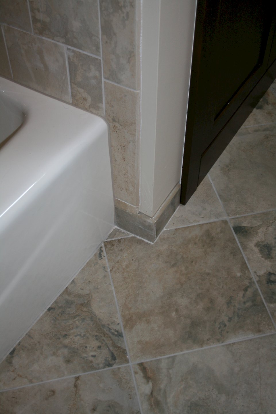 Tile detail on the floor.