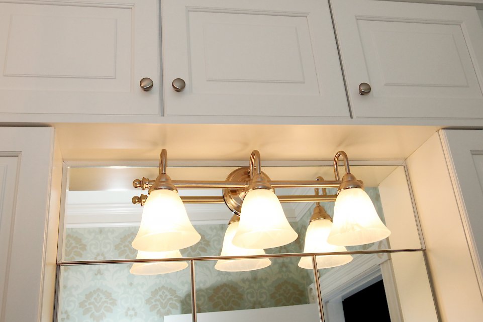 Decorative lighting on the mirror.